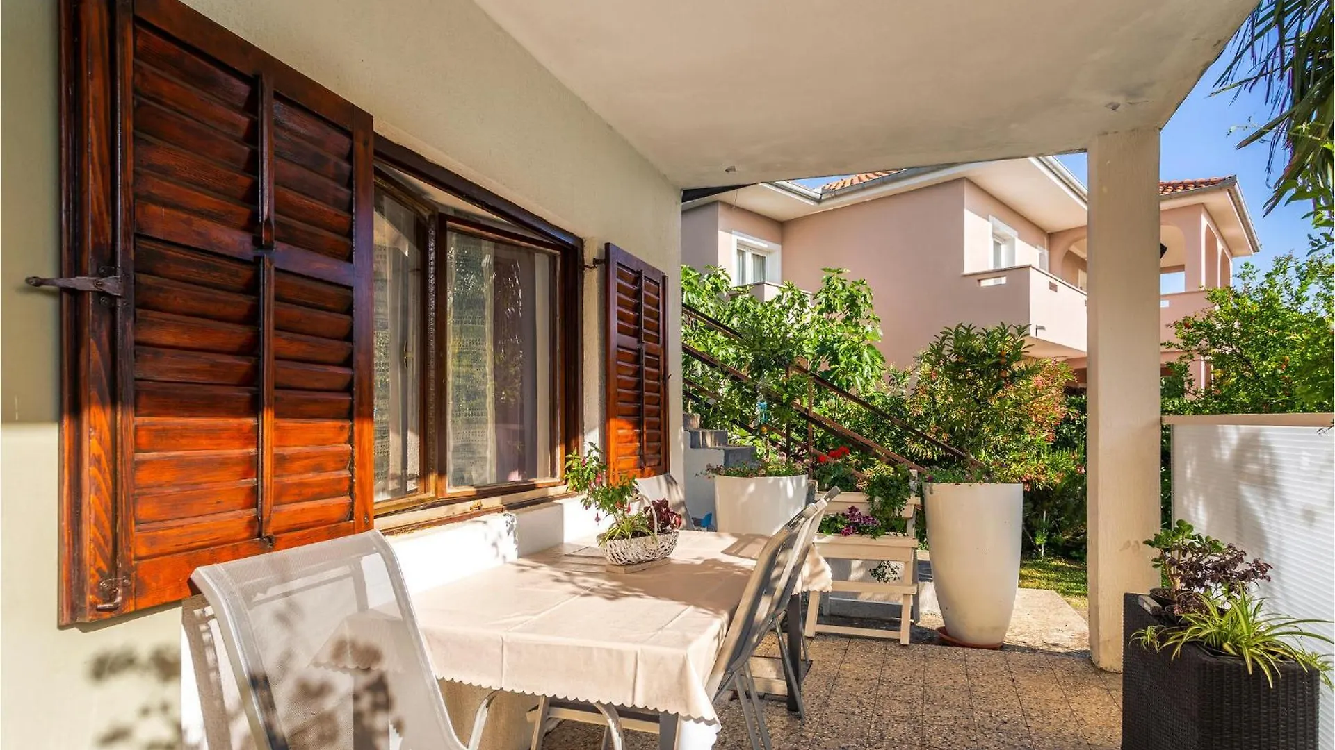 Beautiful Apartment In Gabonjin With Kitchen