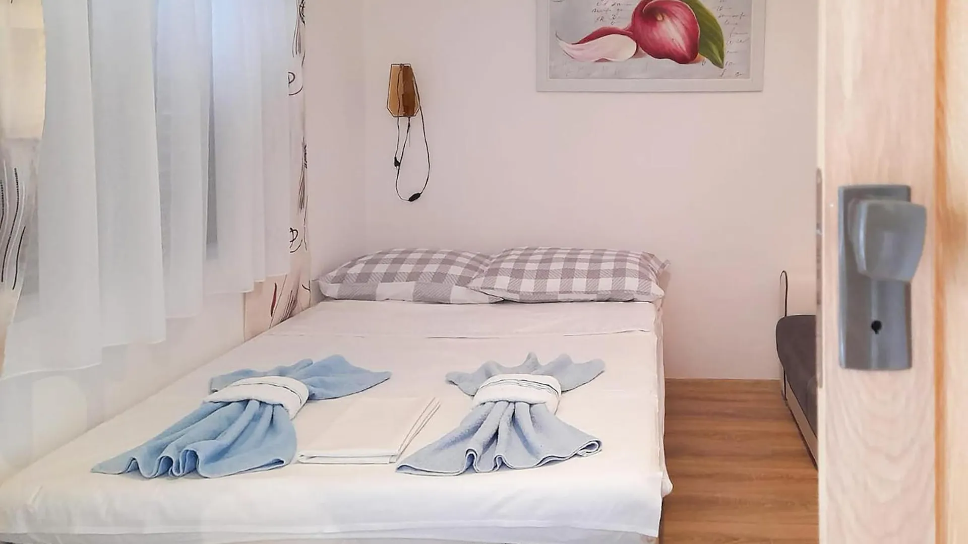 Beautiful Apartment In Gabonjin With Kitchen Croatia
